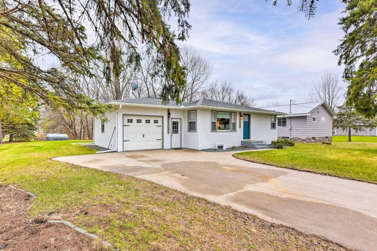 Charming Retreat With Deck - Walk To Lake Pepin Zewnętrze zdjęcie