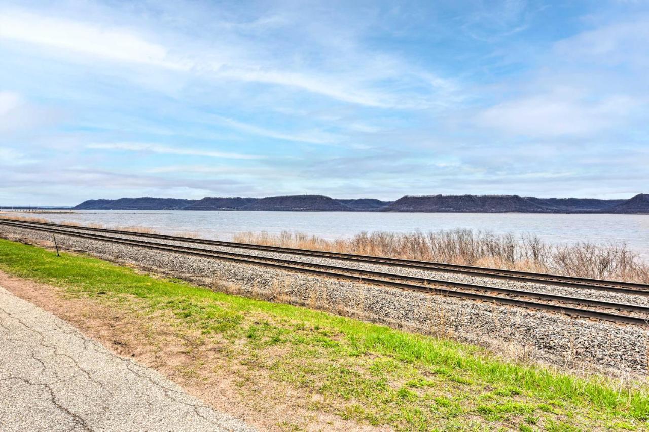 Charming Retreat With Deck - Walk To Lake Pepin Zewnętrze zdjęcie